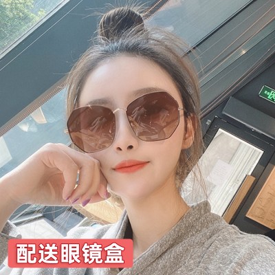 <!--墨镜女夏新款潮流复古高级感防紫外线太阳眼镜大脸显瘦遮光镜-->